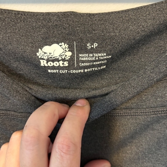 Roots, Women's High Rise, Boot-Cut, Charcoal Grey Activewear Leggings, SZ SM - Picture 4 of 6